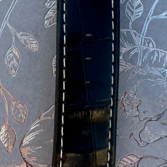 Chronograph Watch with Leather Strap - Picture 4 of 5